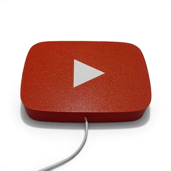 3D Printed YouTube Light Box: LED Desk Decor for Streamers & Gamers - Picture 9 of 10